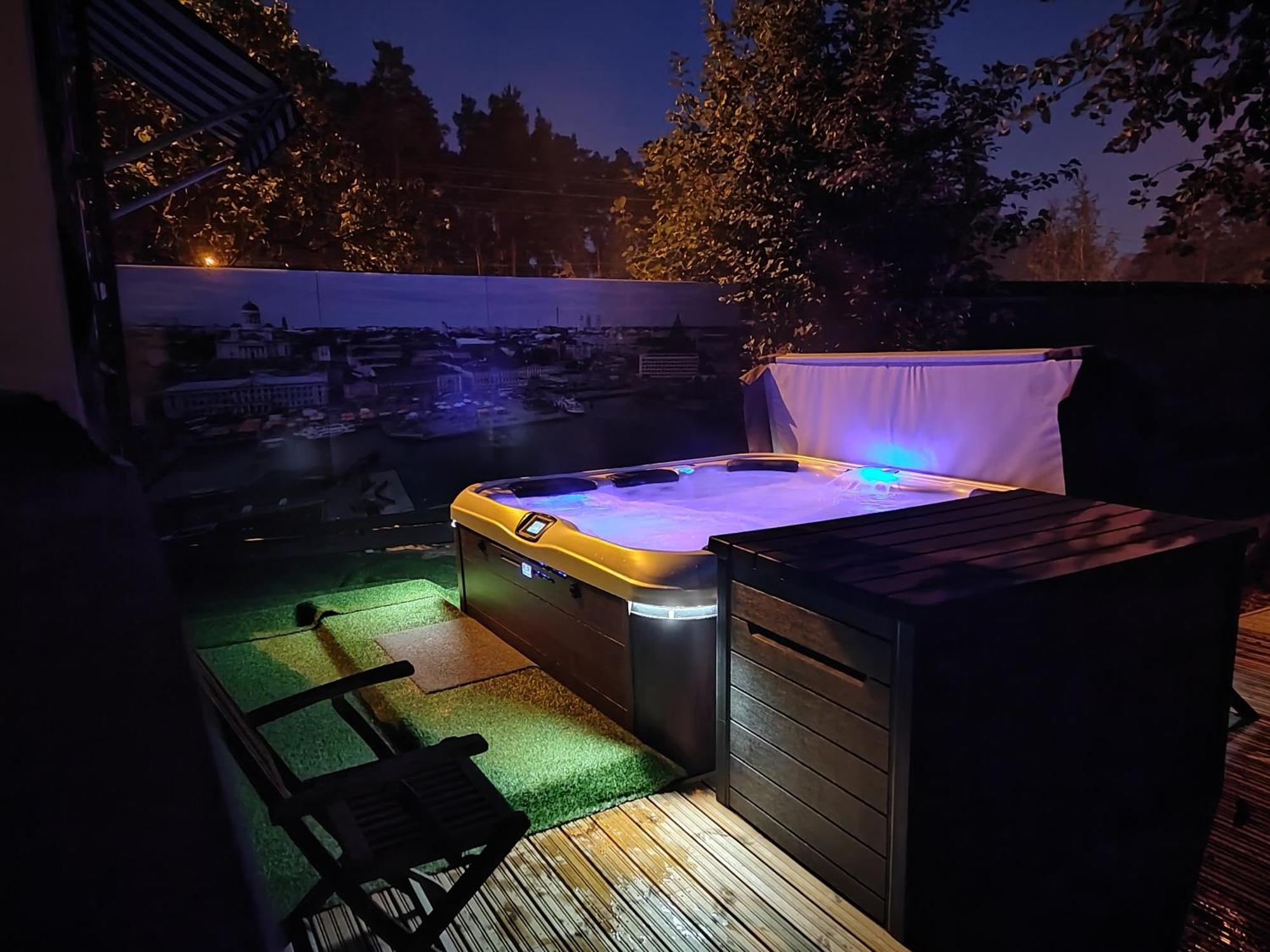 Appartement Relax & Recharge - A Unique With A Touch Of Luxury - Hot Tub And Sauna Inspired Decor #not A Real Sauna# Easy Access - Direct Train 15 Min To